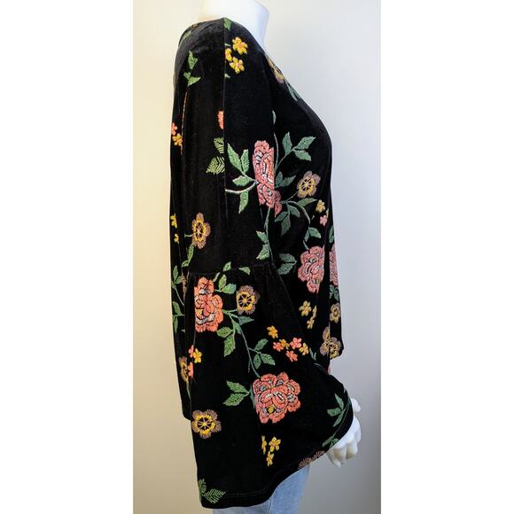 Promesa USA Boho Stretch Velvet Embroidered Floral Bell Sleeve Top Size Large - Picture 4 of 9